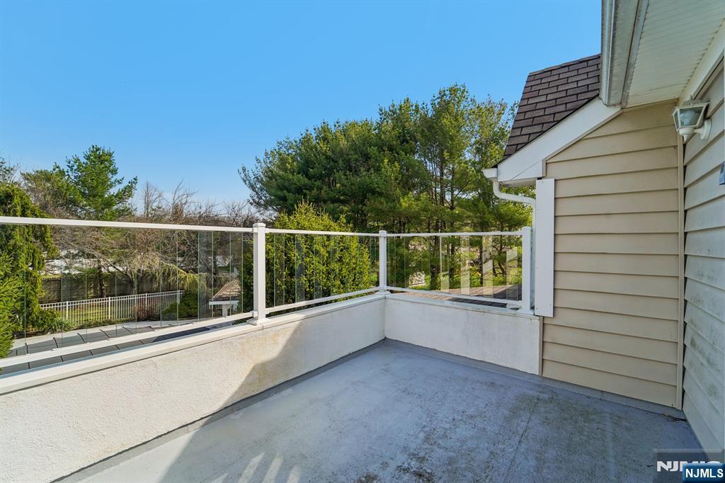 17 Riverside Lane Holmdel, NJ 07733 - Photo 28 of 46
