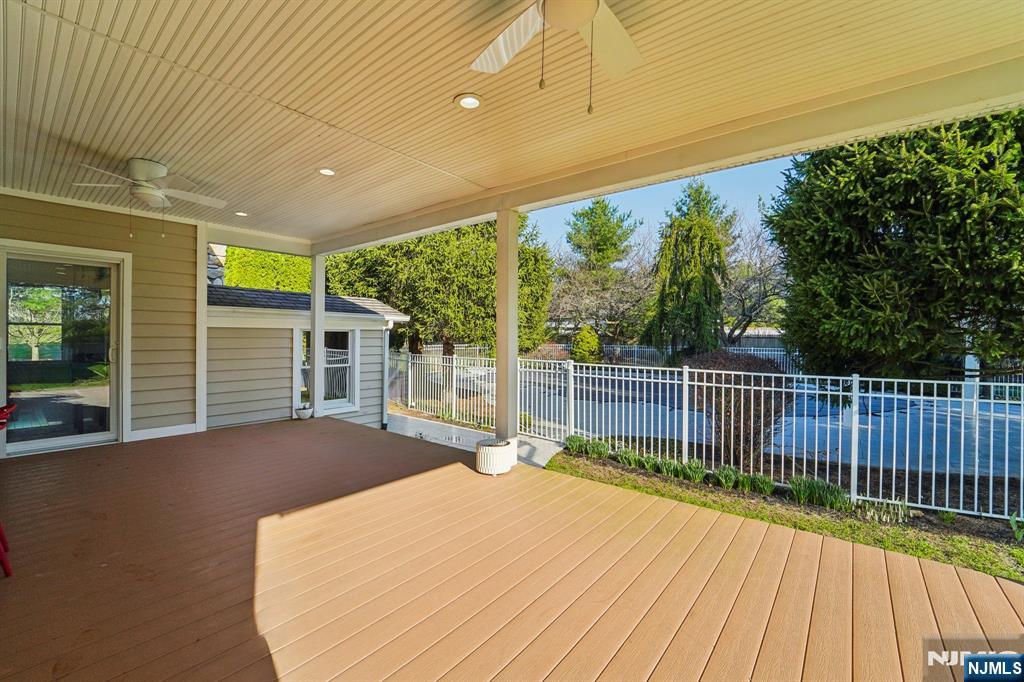 17 Riverside Lane Holmdel, NJ 07733 - Photo 37 of 46