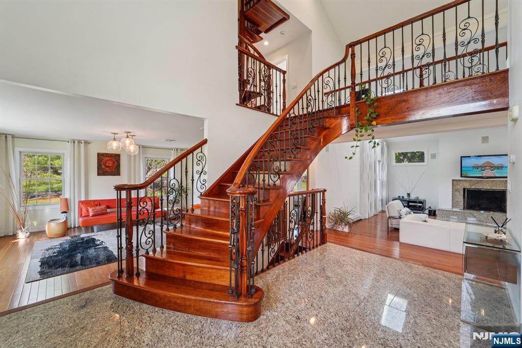 17 Riverside Lane Holmdel, NJ 07733 - Photo 6 of 46