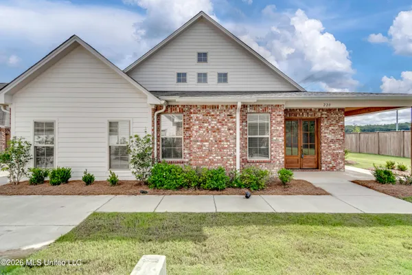 $399,900 | 220 Freedom Ring Drive, Brandon, MS 39047