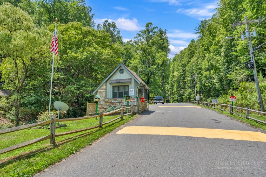 11-14 Powder Horn Mountain Road Deep Gap, NC 28618 - Photo 31 of 38