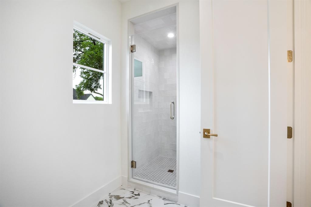 3304 Ferguson Road Grapevine, TX 76092 - Photo 34 of 38 Bathroom