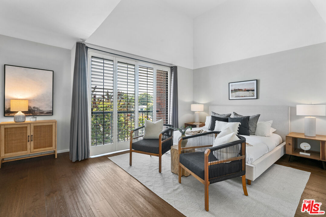 4421 Alla Road, Unit 3 Marina del Rey, CA 90292 - Photo 11 of 31 a living room with furniture and a floor to ceiling window
