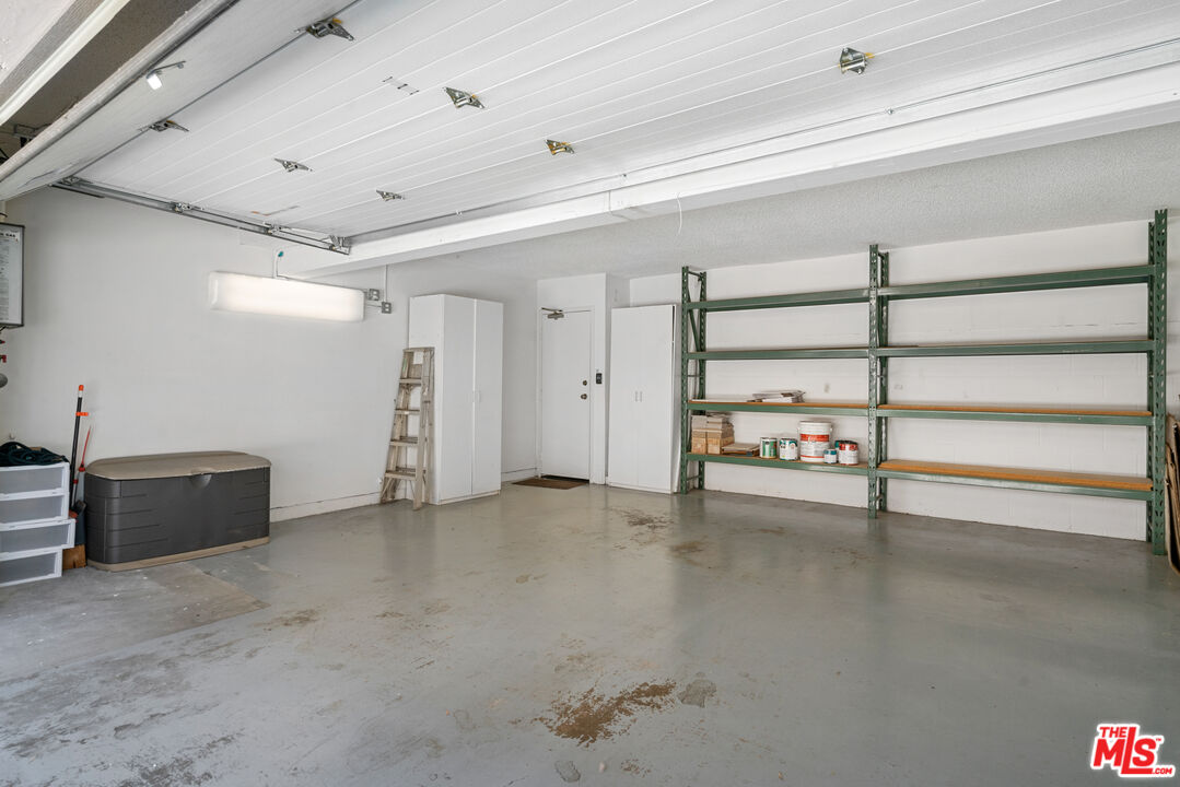 4421 Alla Road, Unit 3 Marina del Rey, CA 90292 - Photo 22 of 31 a view of a livingroom with an empty space