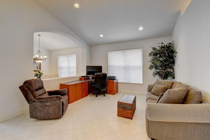 19305 Skyridge Circle Boca Raton, FL 33498 - Photo 3 of 30 14557375_2_800_450