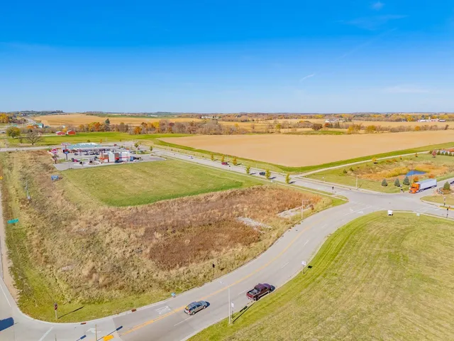 $2,378,376 | 4655 Dalmore Road, DeForest, WI 53532