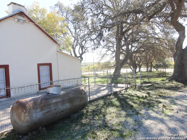 $2,000 | 8811 Farm To Market Road 471, Mico, TX 78056
