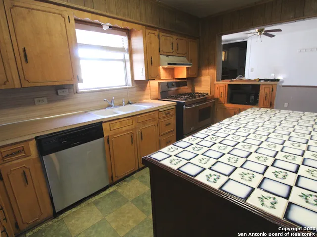 $2,000 | 8811 Farm To Market Road 471, Mico, TX 78056