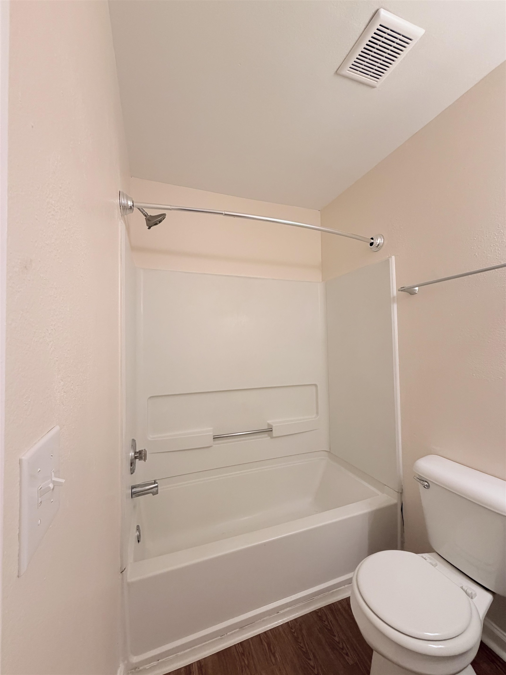 1352 Ocala Road, Unit B Tallahassee, FL 32304 - Photo 11 of 15 Gallery Image 11