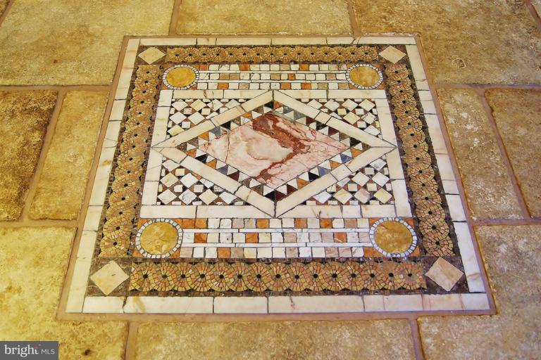 1824 R Street Northwest Washington, DC 20009 - Photo 5 of 29 Medallion