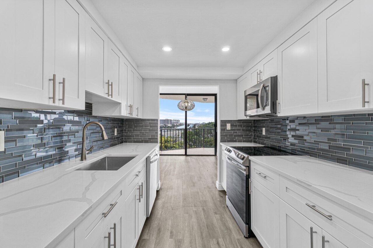 859 Jeffery Street, Unit 609 Boca Raton, FL 33487 - Photo 6 of 34 Kitchen