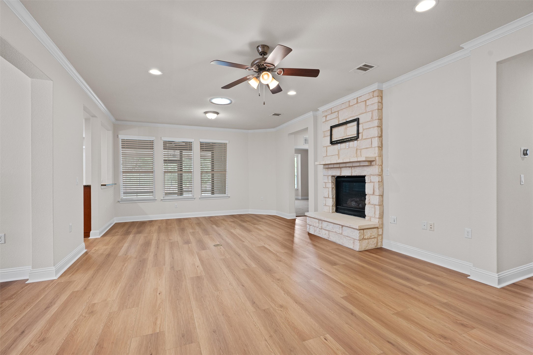 509 Davis Mountain Circle Georgetown, TX 78633 - Photo 6 of 40