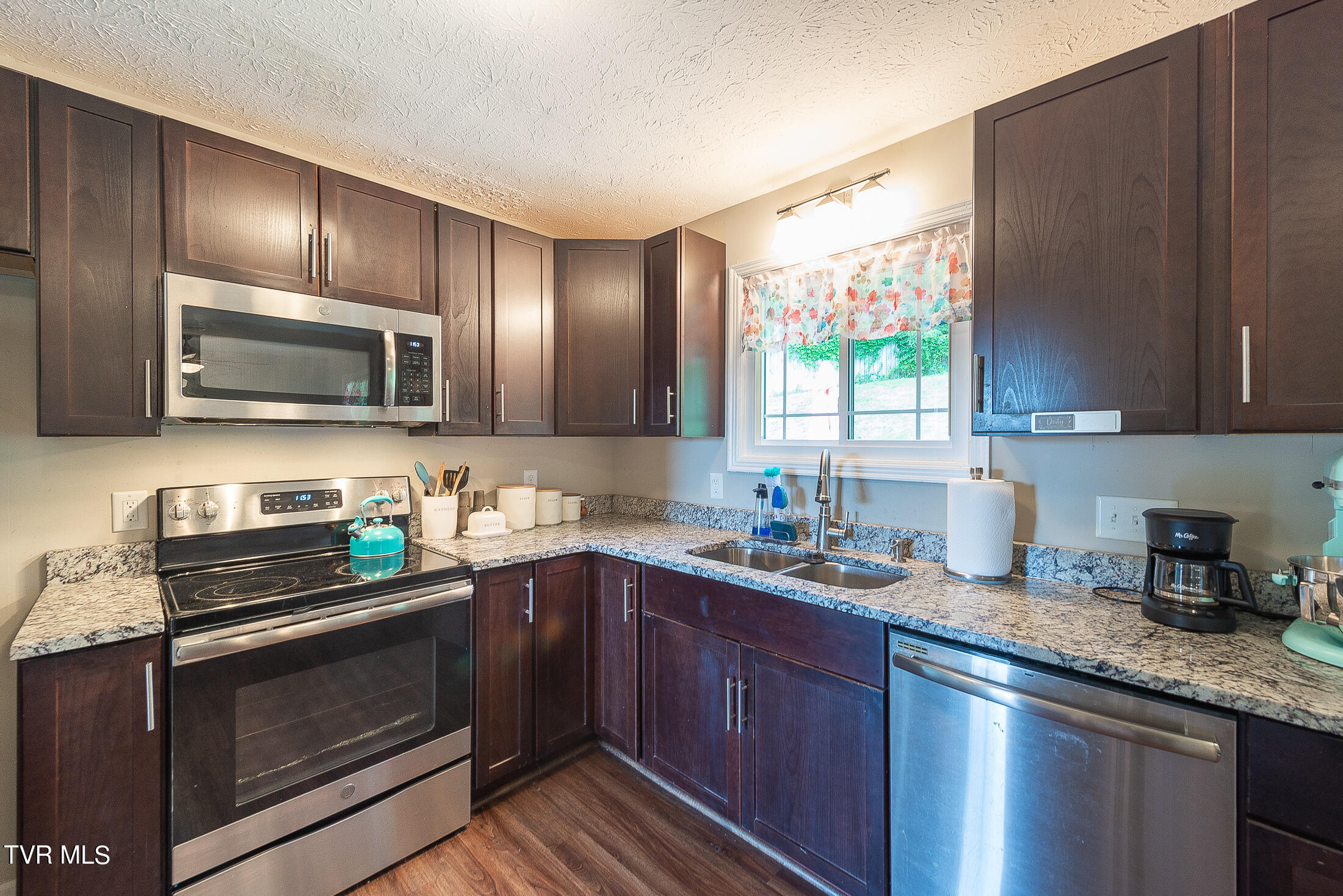 834 Foothills Road Kingsport, TN 37663 - Photo 11 of 49 Kitchen