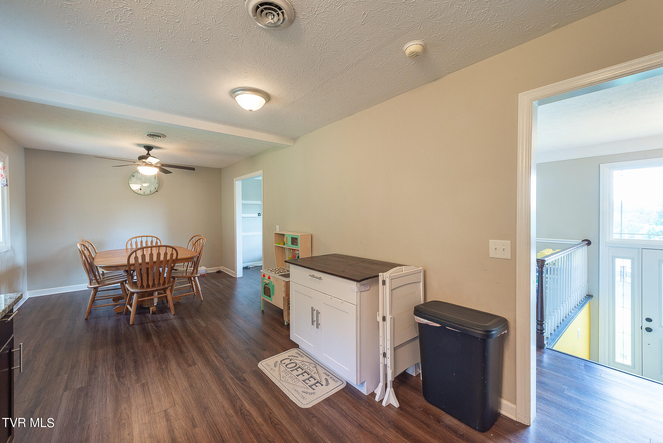 834 Foothills Road Kingsport, TN 37663 - Photo 13 of 49 Kitchen/Dining Room
