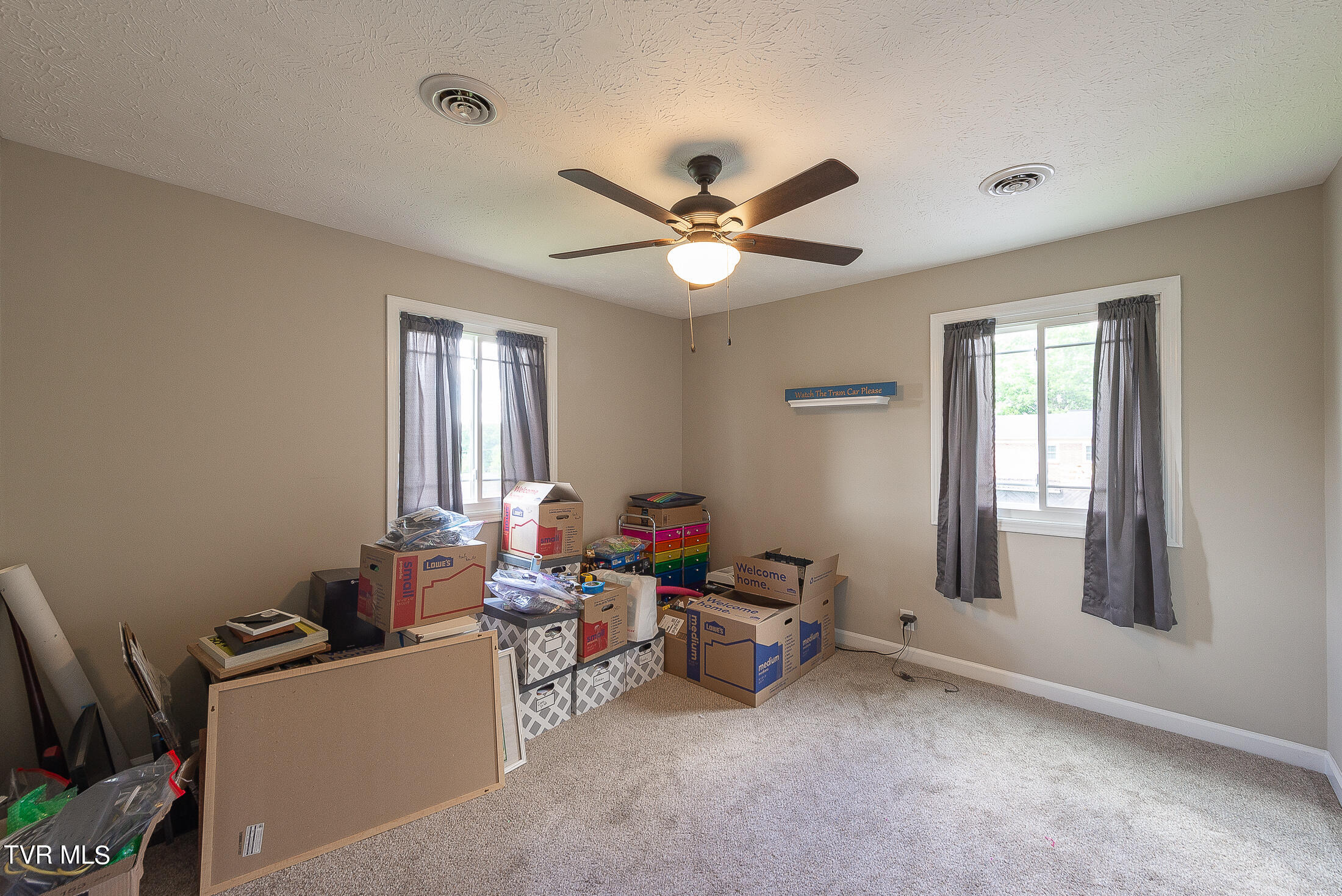834 Foothills Road Kingsport, TN 37663 - Photo 25 of 49 3rd Bedroom