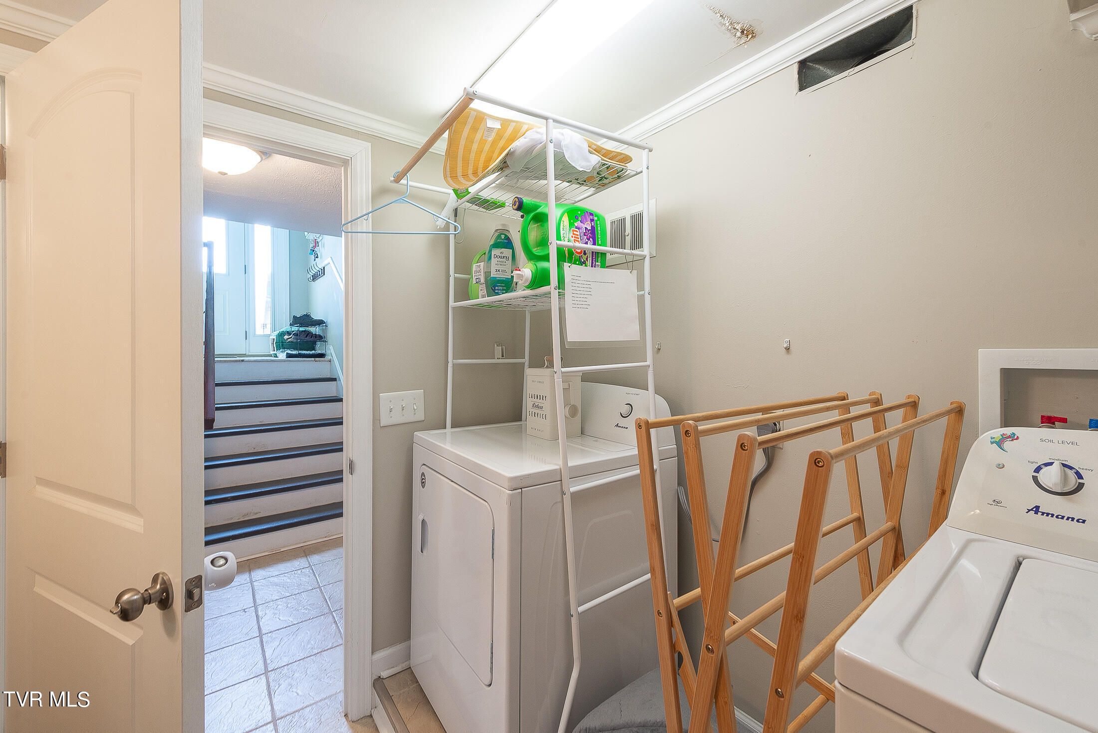 834 Foothills Road Kingsport, TN 37663 - Photo 29 of 49 Laundry Room