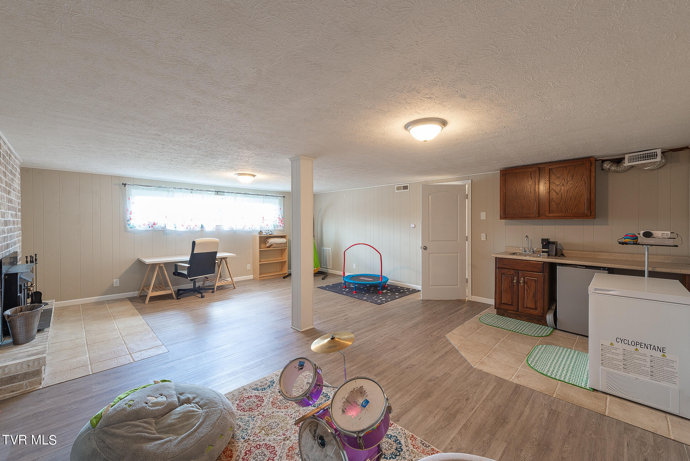 834 Foothills Road Kingsport, TN 37663 - Photo 31 of 49 Den