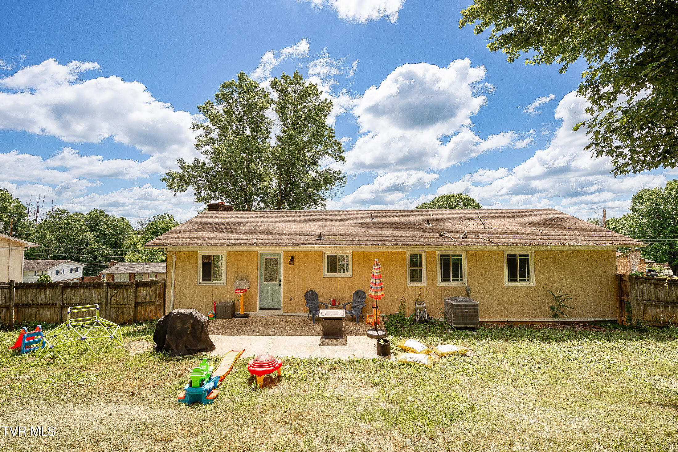 834 Foothills Road Kingsport, TN 37663 - Photo 34 of 49 Back of home