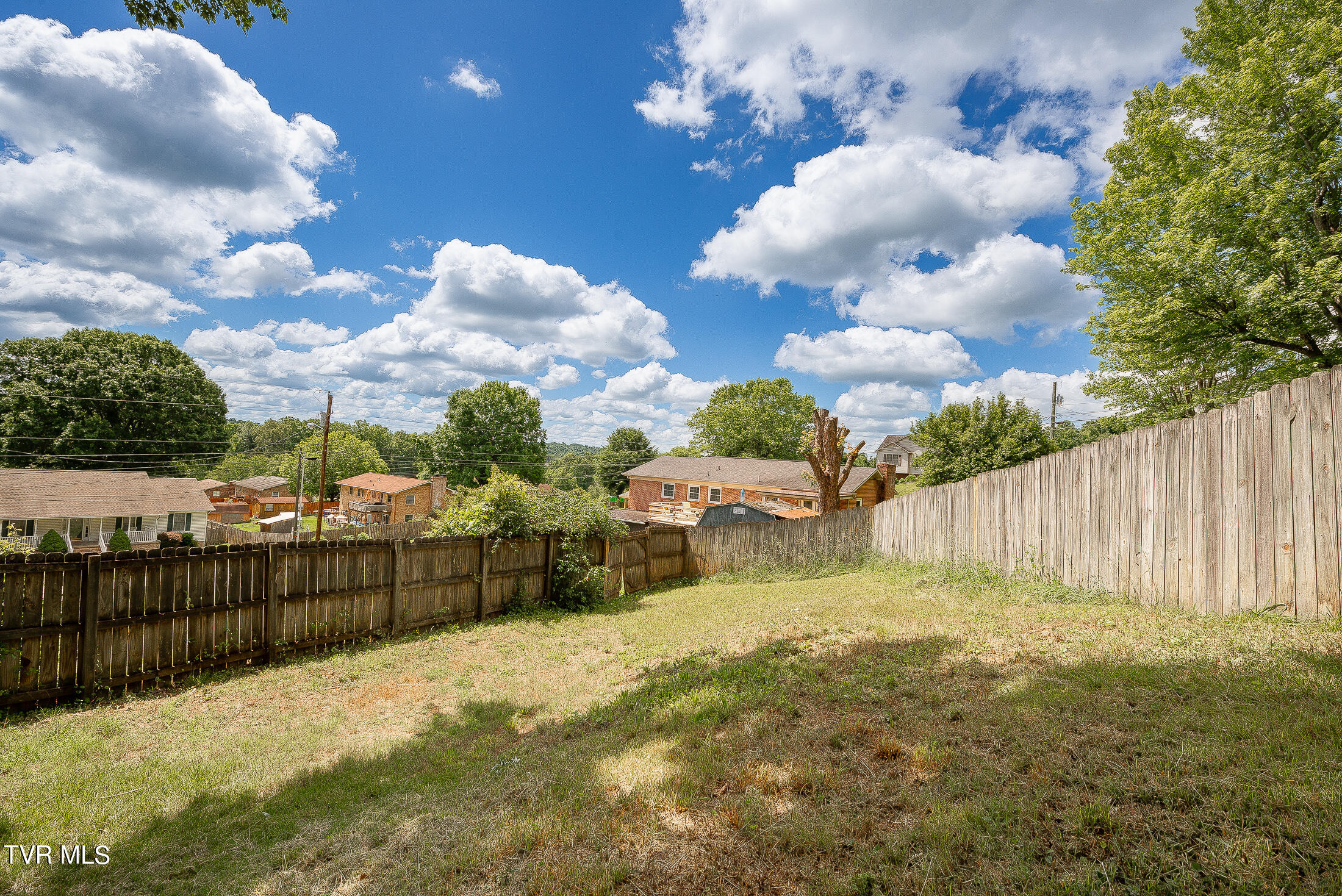 834 Foothills Road Kingsport, TN 37663 - Photo 39 of 49 fenced back yard