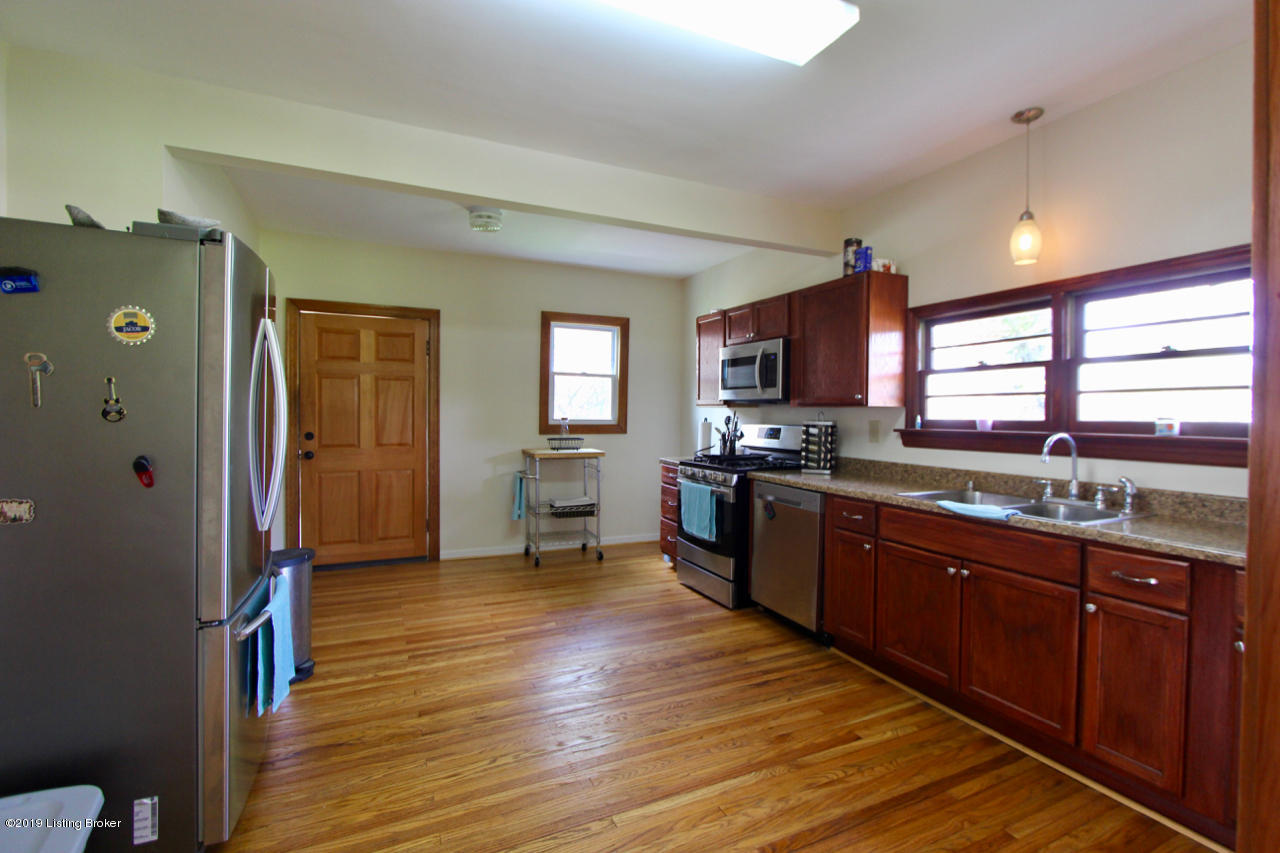 5110 Kendall Road Louisville, KY 40272 - Photo 14 of 45 IMG_9875