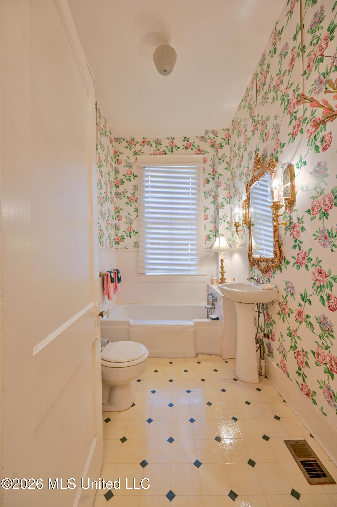 1112 Main Street Natchez, MS 39120 - Photo 7 of 15 DSC_8707