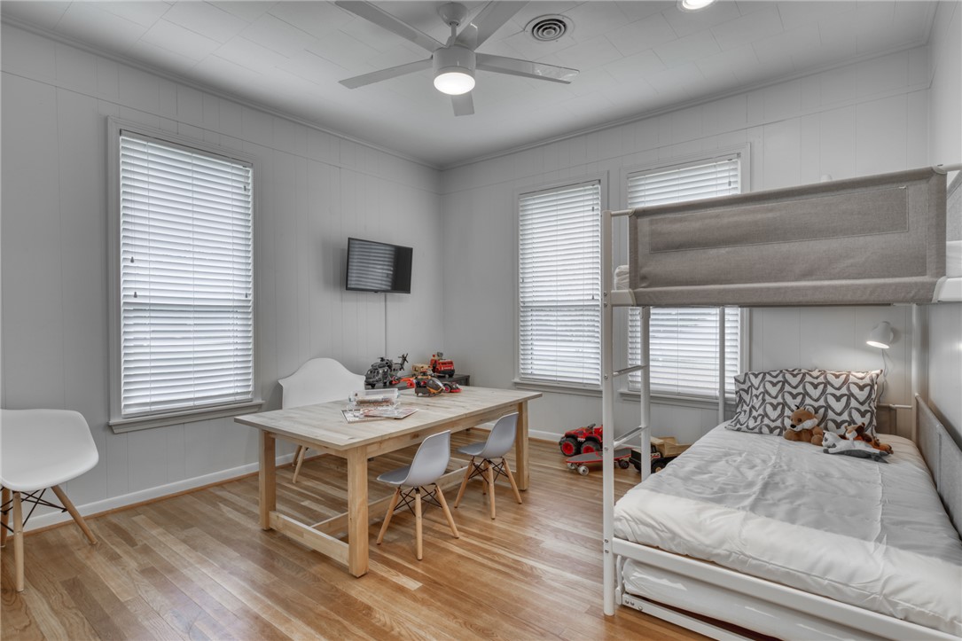 1524 Highway 159 Bellville, TX 77418 - Photo 17 of 33 a living room with furniture and a window