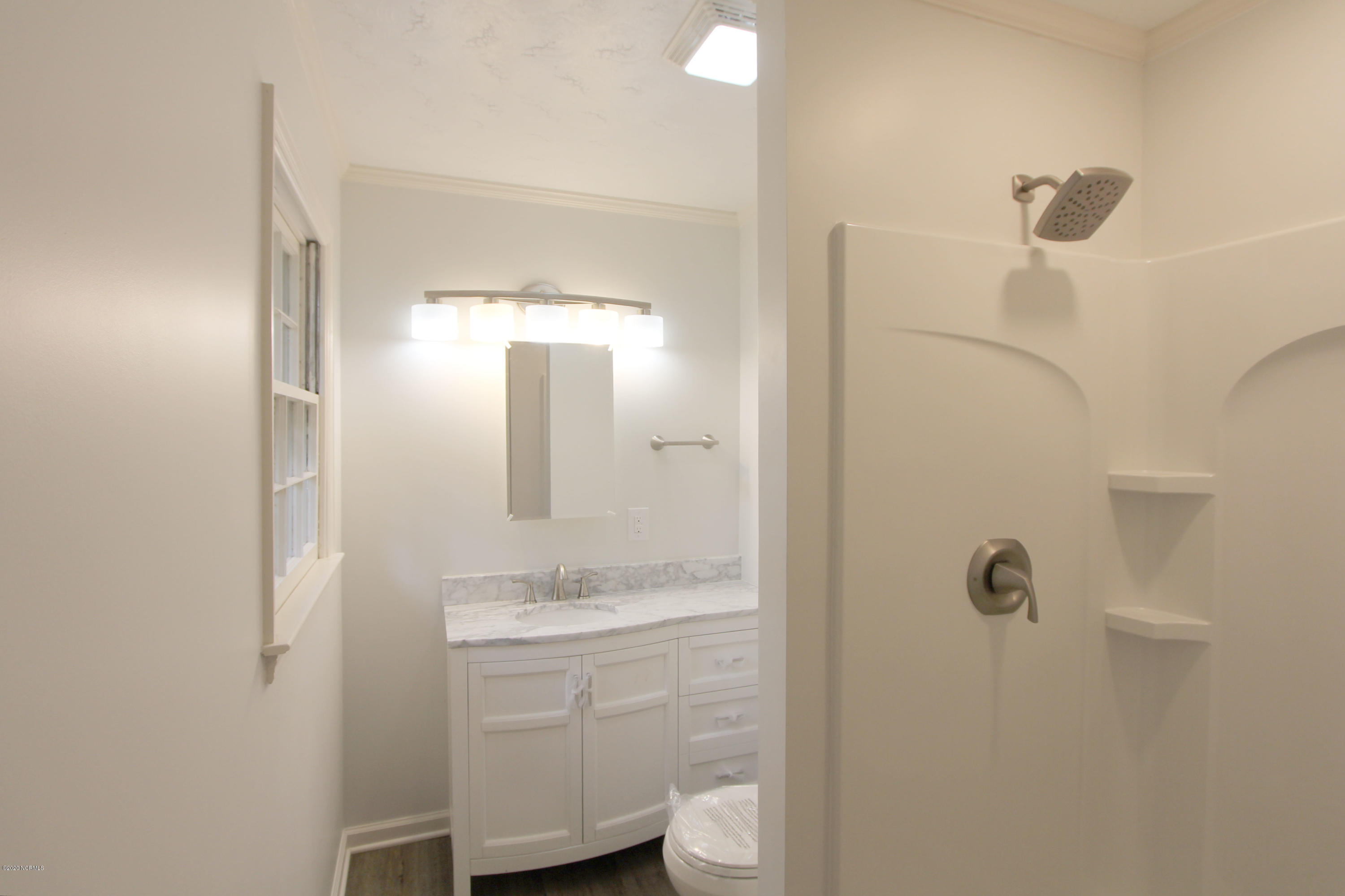 317 Forest Grove Avenue Jacksonville, NC 28540 - Photo 41 of 52 Master Bath