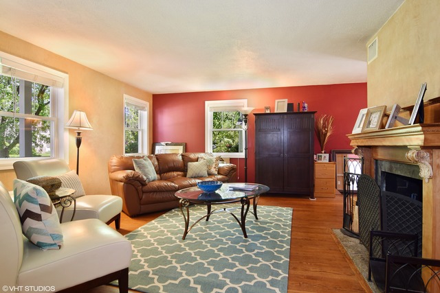 816 Howard Street Wheaton, IL 60187 - Photo 3 of 22