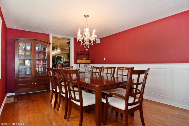 816 Howard Street Wheaton, IL 60187 - Photo 4 of 22