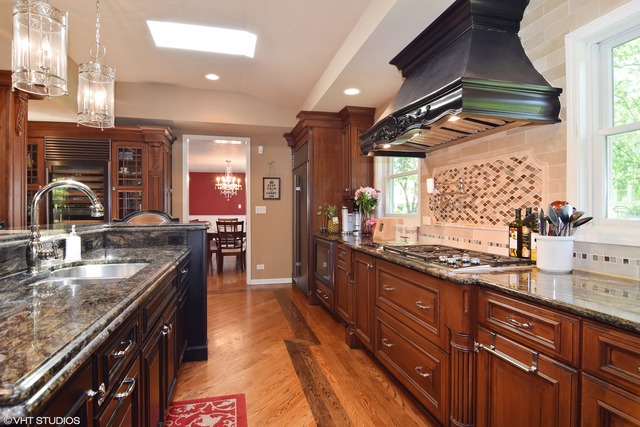 816 Howard Street Wheaton, IL 60187 - Photo 6 of 22