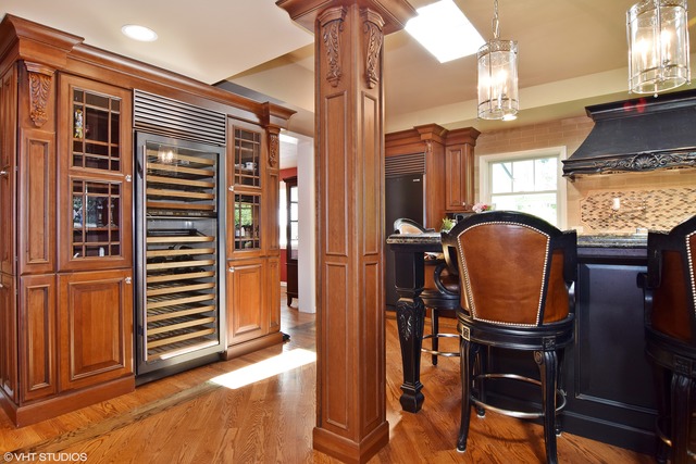 816 Howard Street Wheaton, IL 60187 - Photo 8 of 22