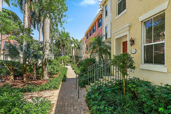 $6,200 | 696 Fern Street, West Palm Beach, FL 33401