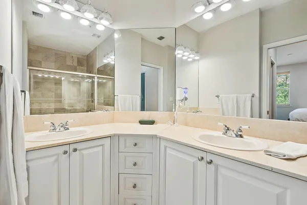 $6,200 | 696 Fern Street, West Palm Beach, FL 33401