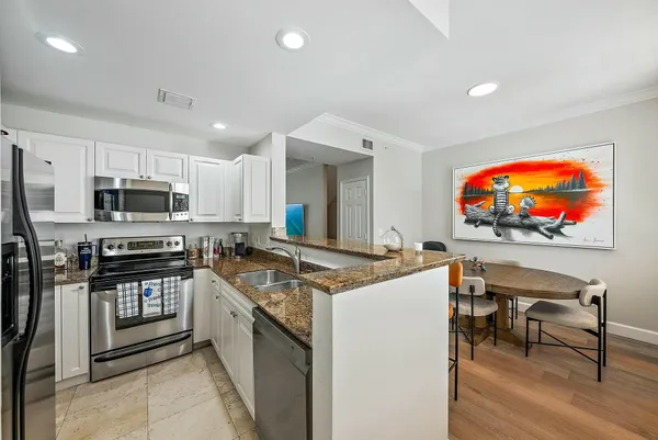 $6,200 | 696 Fern Street, West Palm Beach, FL 33401