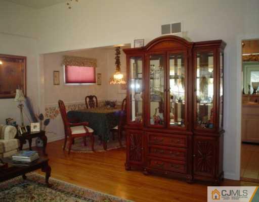49 Stony Road Edison, NJ 08817 - Photo 2 of 8
