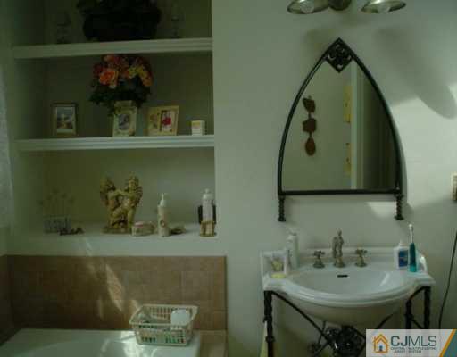 49 Stony Road Edison, NJ 08817 - Photo 6 of 8