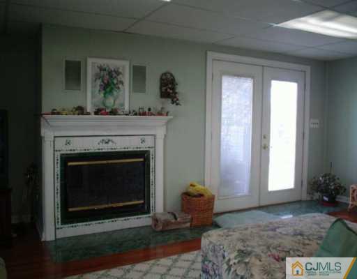 49 Stony Road Edison, NJ 08817 - Photo 7 of 8