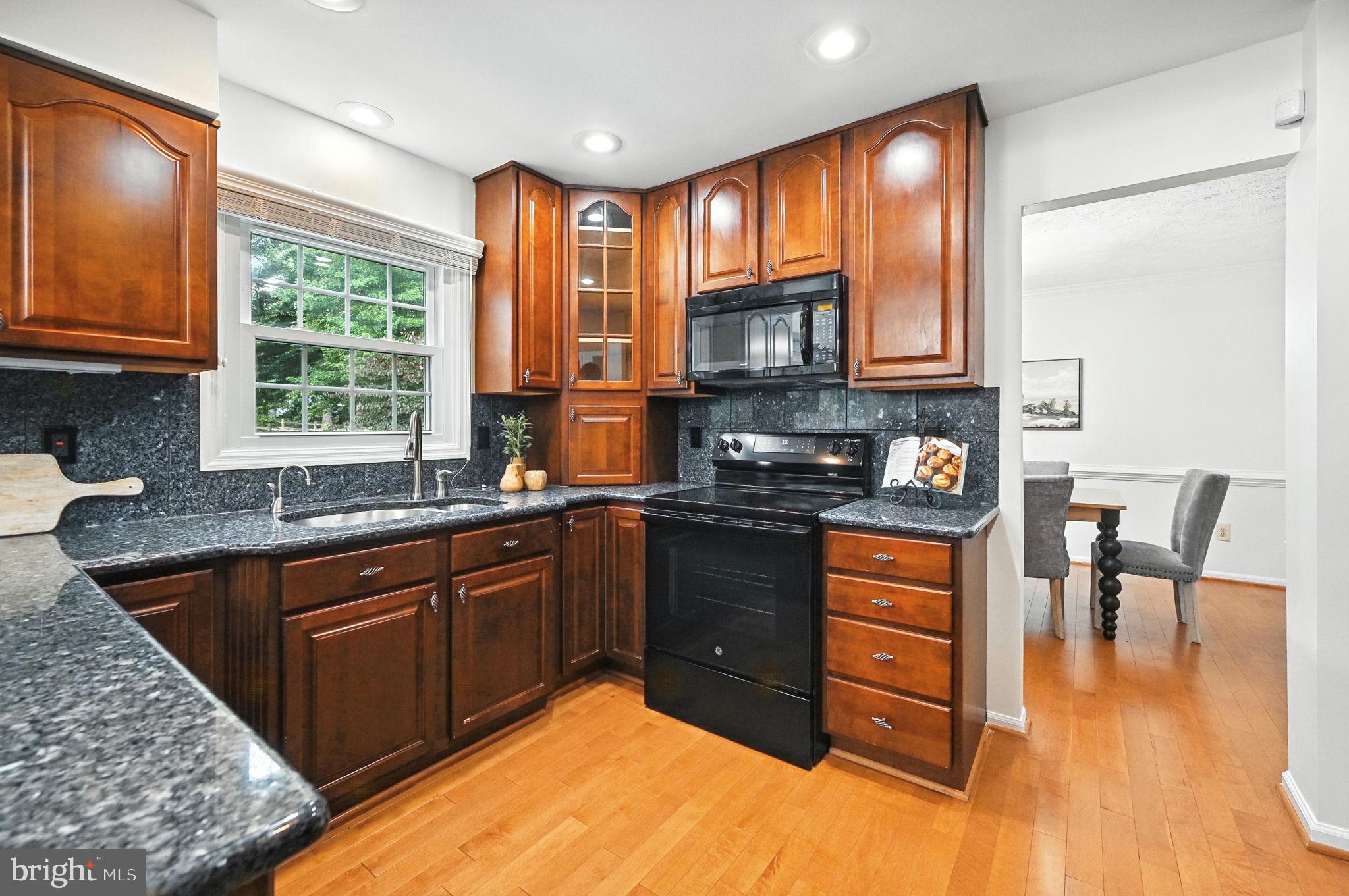2240 Halter Lane Reston, VA 20191 - Photo 6 of 53 Kitchen