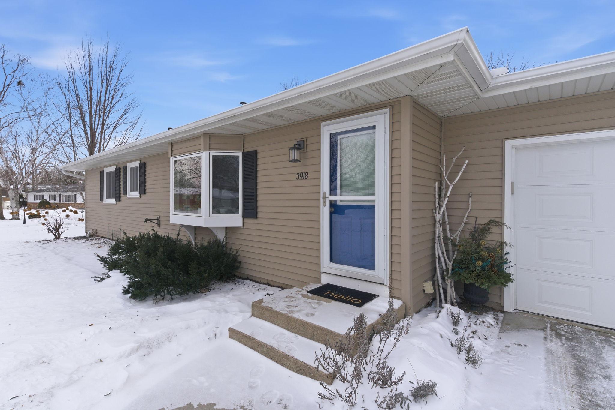 3918 Turquoise Point Eagan, MN 55122 - Photo 2 of 31