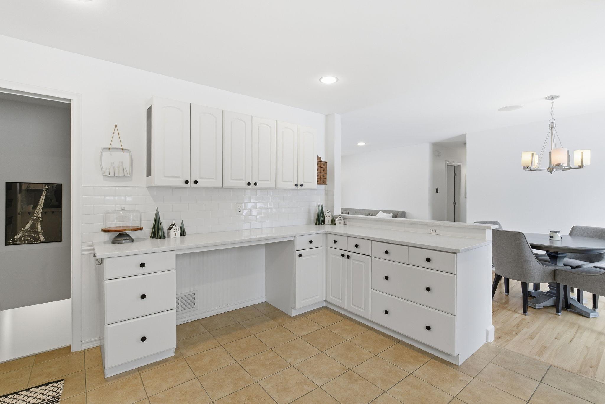 3918 Turquoise Point Eagan, MN 55122 - Photo 4 of 31