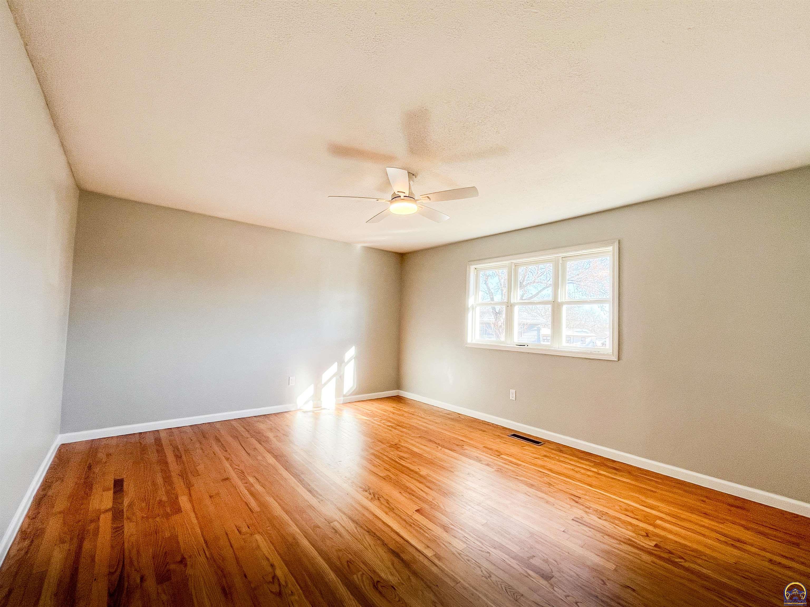 6823 Southwest Knoll Court Topeka, KS 66619 - Photo 23 of 44