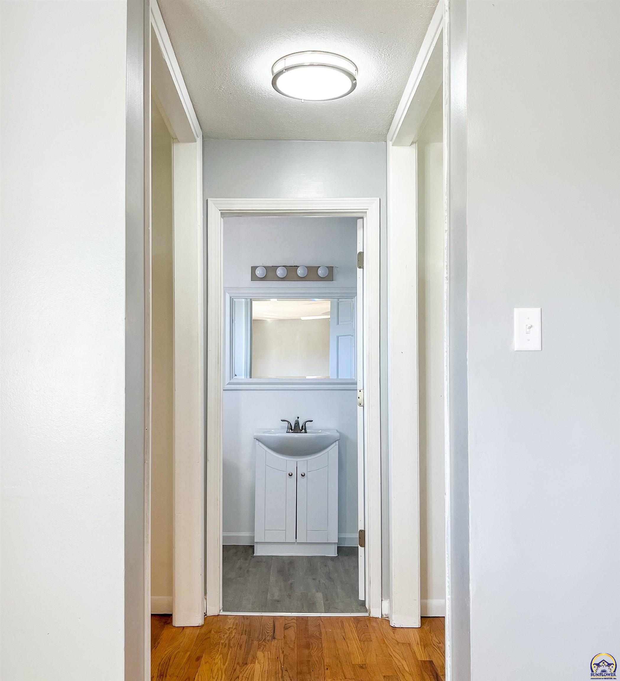 6823 Southwest Knoll Court Topeka, KS 66619 - Photo 24 of 44