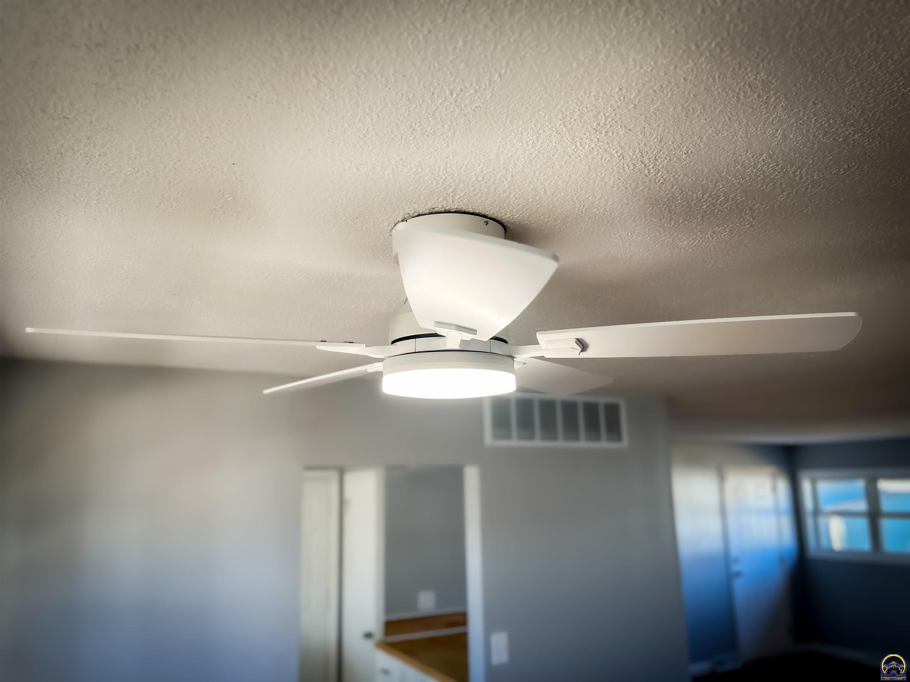 6823 Southwest Knoll Court Topeka, KS 66619 - Photo 31 of 44