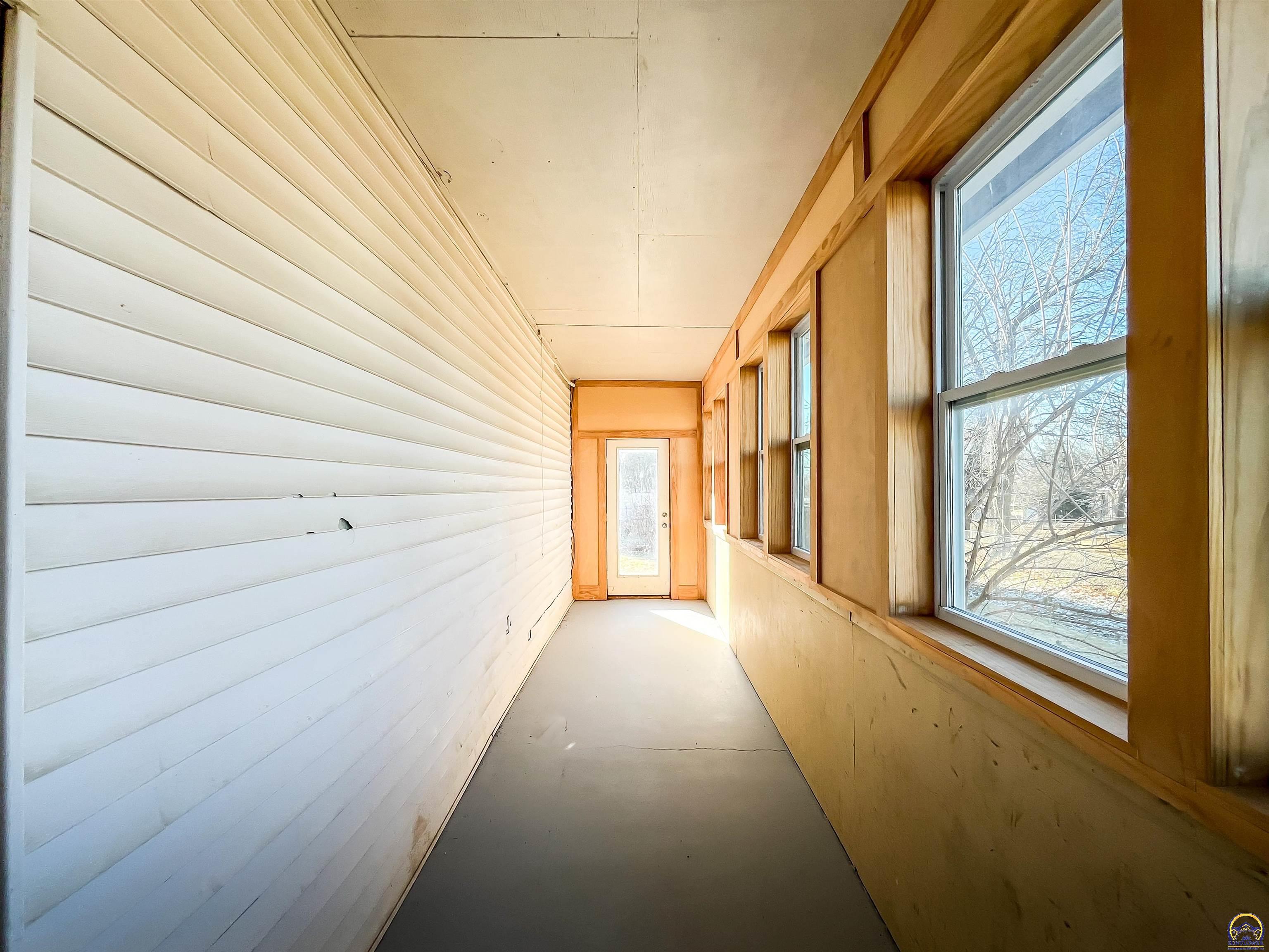 6823 Southwest Knoll Court Topeka, KS 66619 - Photo 34 of 44