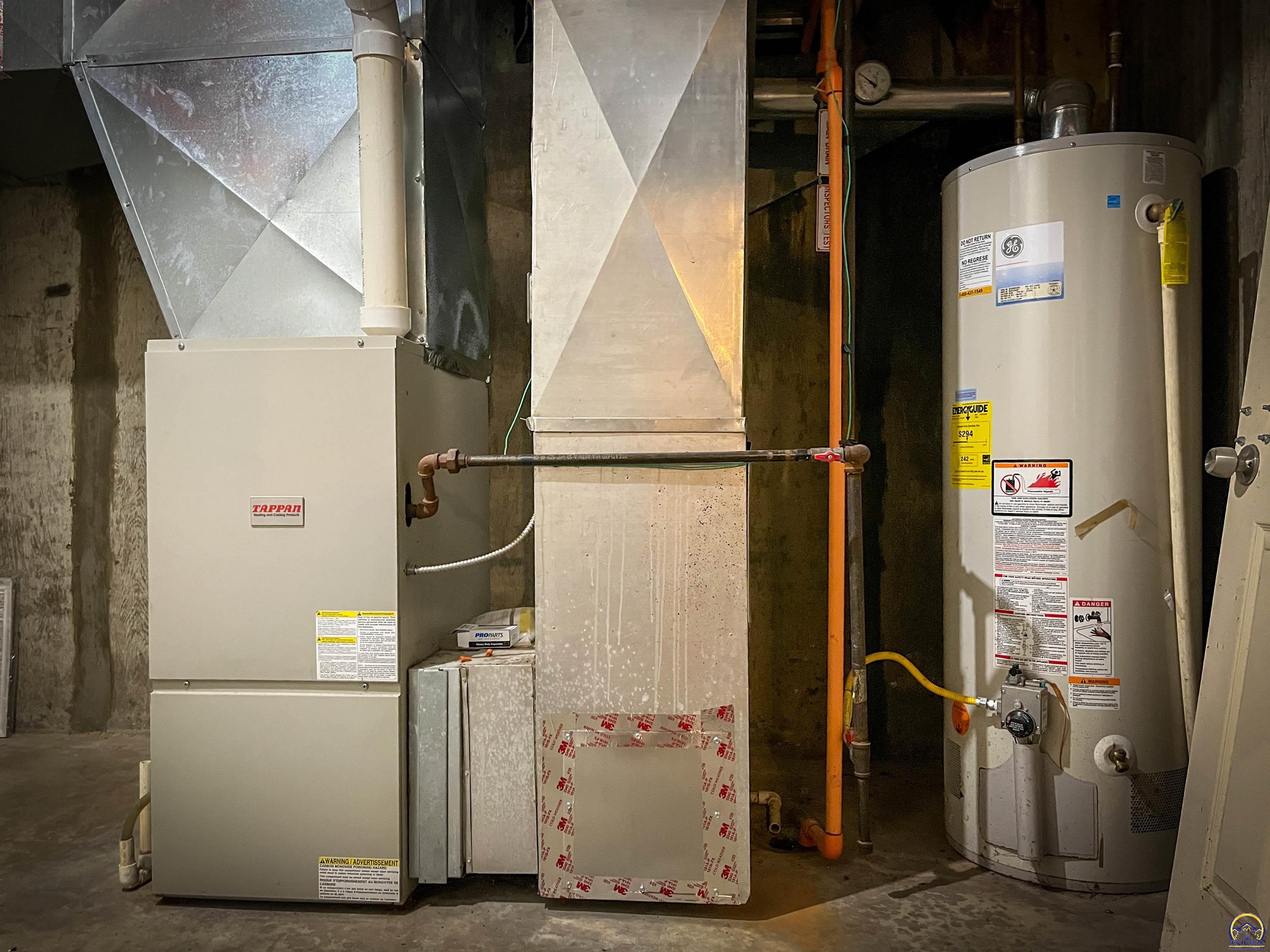 6823 Southwest Knoll Court Topeka, KS 66619 - Photo 40 of 44