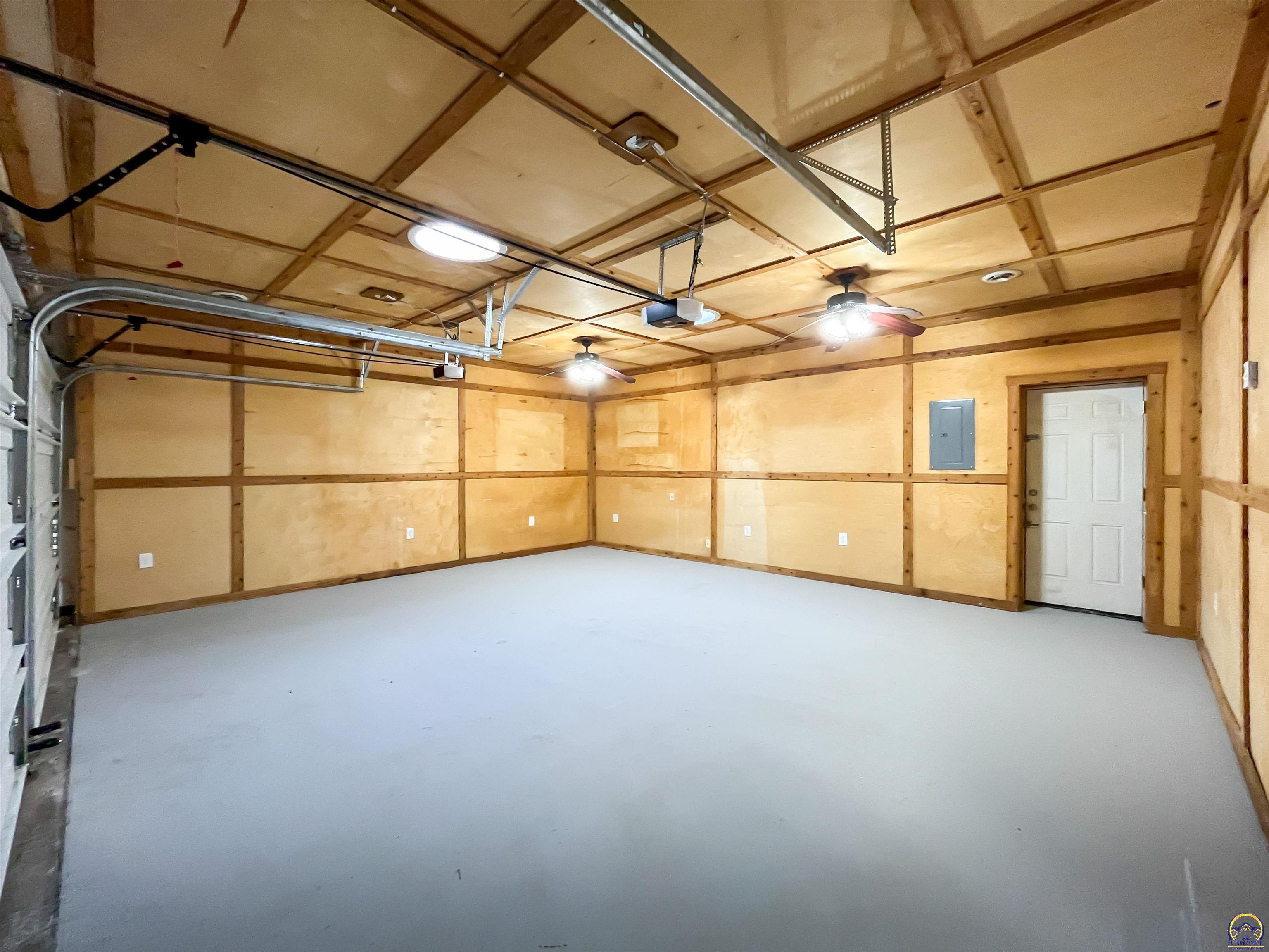 6823 Southwest Knoll Court Topeka, KS 66619 - Photo 43 of 44