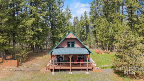 $525,000 | 46 Blue Spruce Lane, Cascade, ID 83611