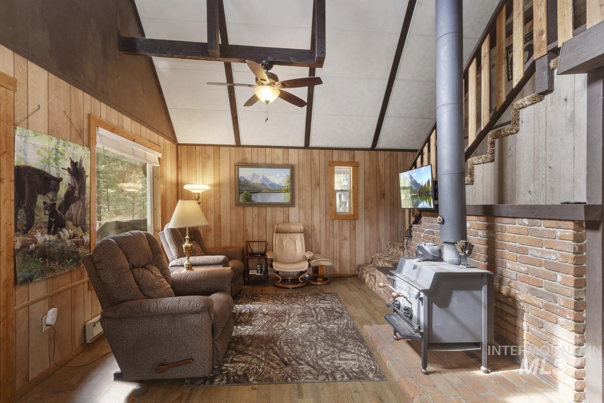 46 Blue Spruce Lane Cascade, ID 83611 - Photo 9 of 38