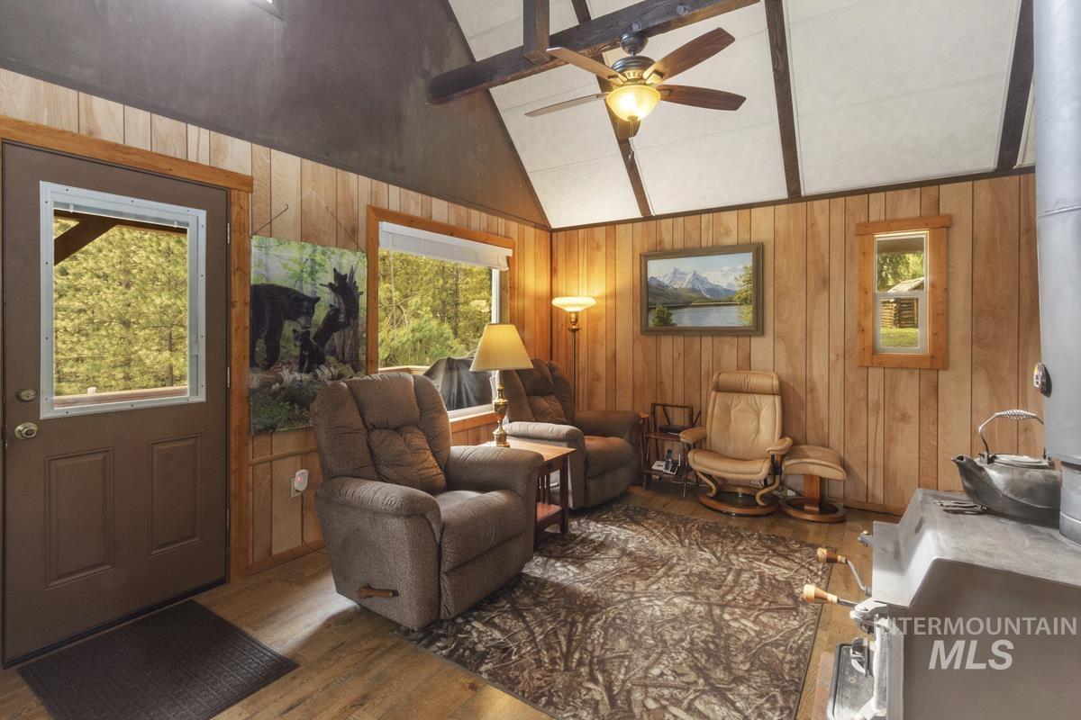 46 Blue Spruce Lane Cascade, ID 83611 - Photo 10 of 38