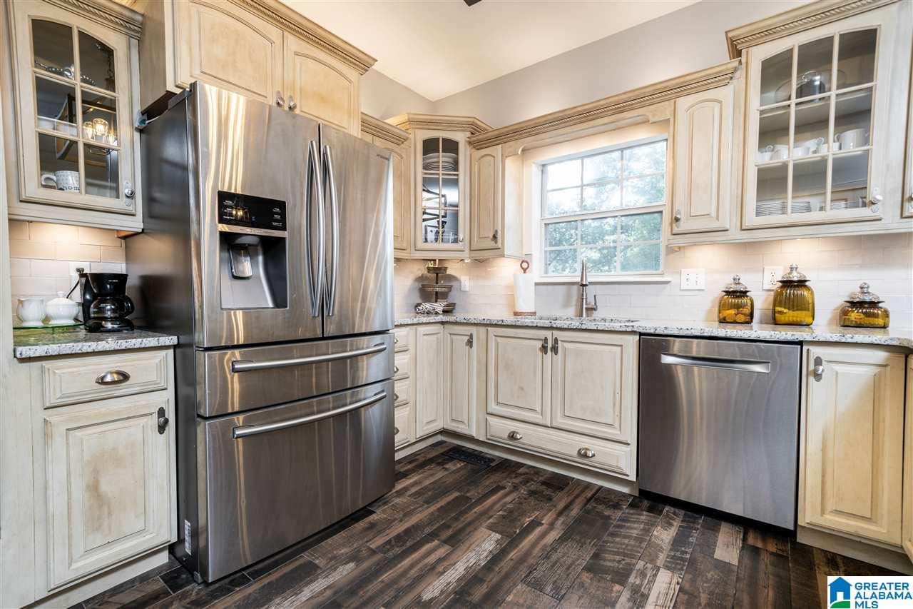 104 Camden Circle Alabaster, AL 35007 - Photo 5 of 40